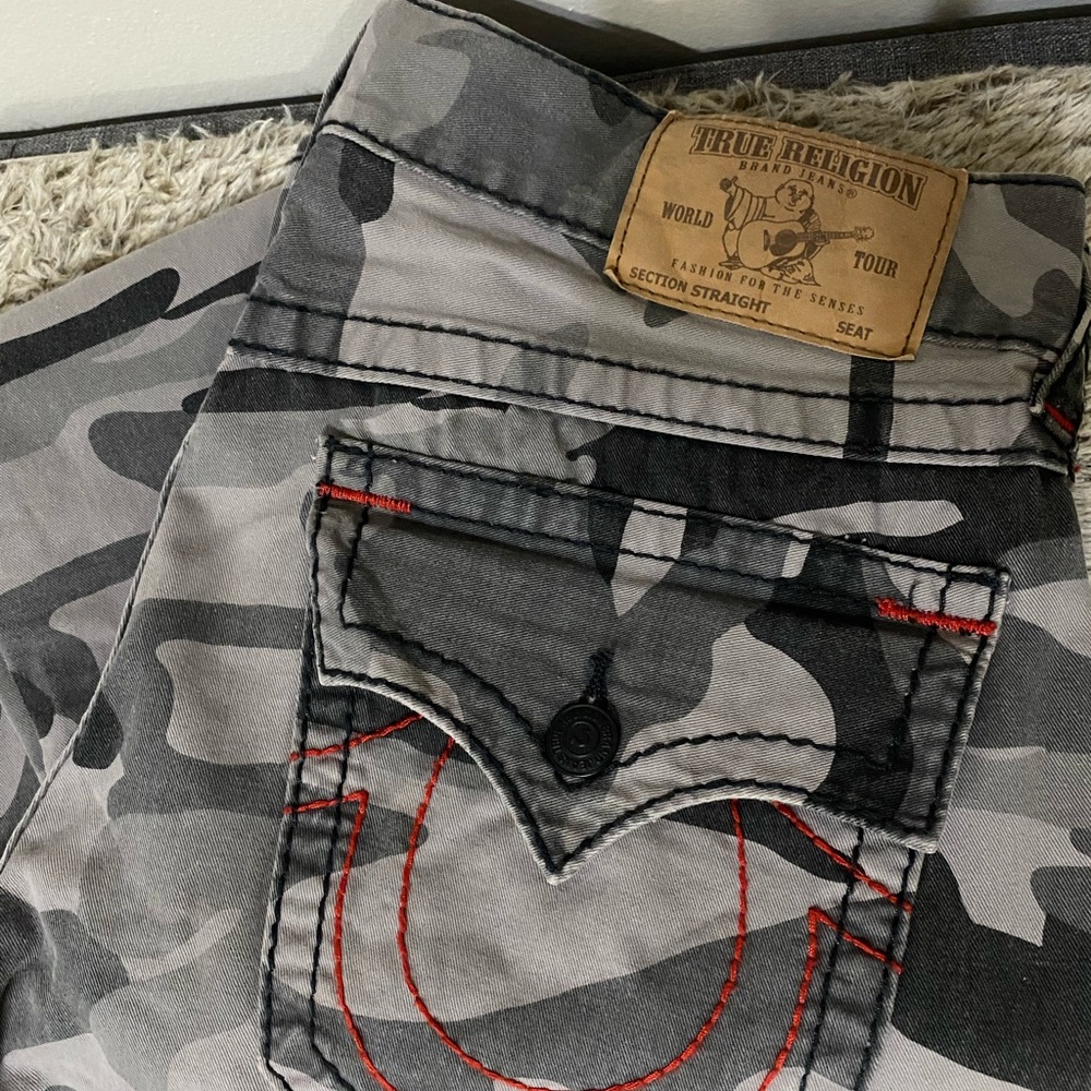 True Religion Men's Black and Gray Camouflage Jeans